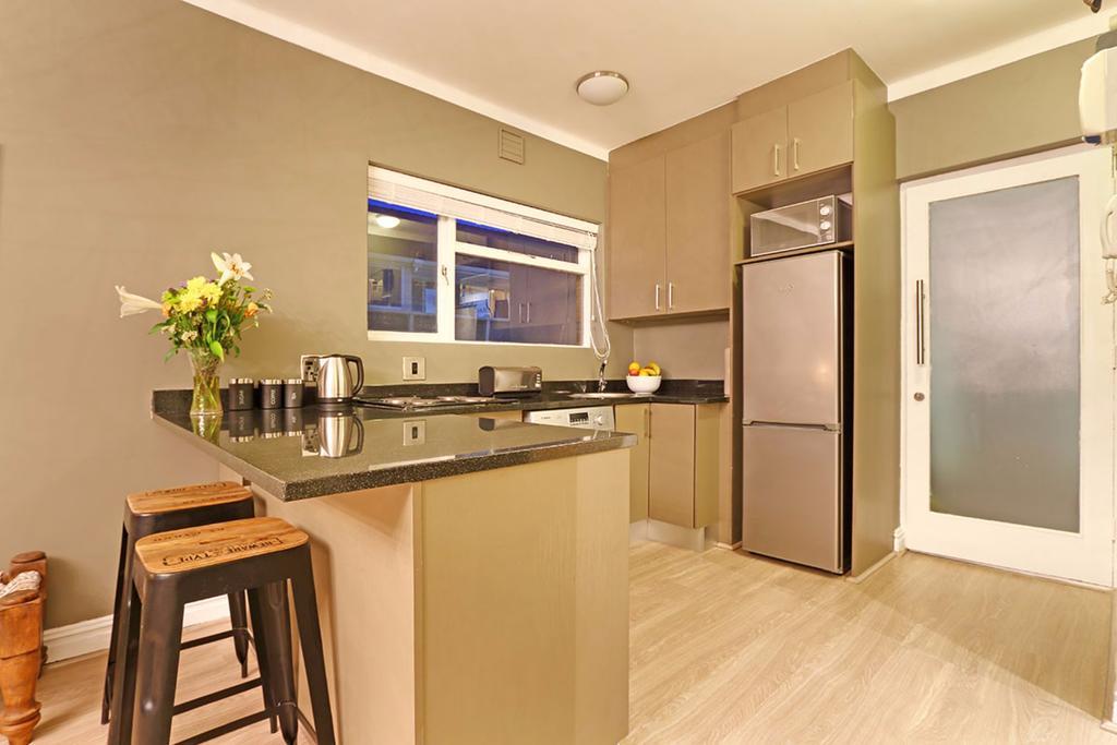 Afribode Mainhill Apartments เคปทาวน์ ภายนอก รูปภาพ