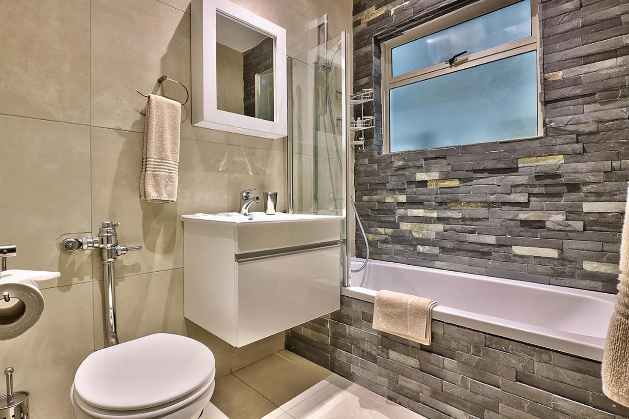 Afribode Mainhill Apartments เคปทาวน์ ภายนอก รูปภาพ